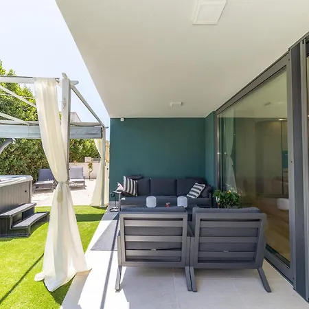 Secret Garden By Belmont Realty Lägenhet